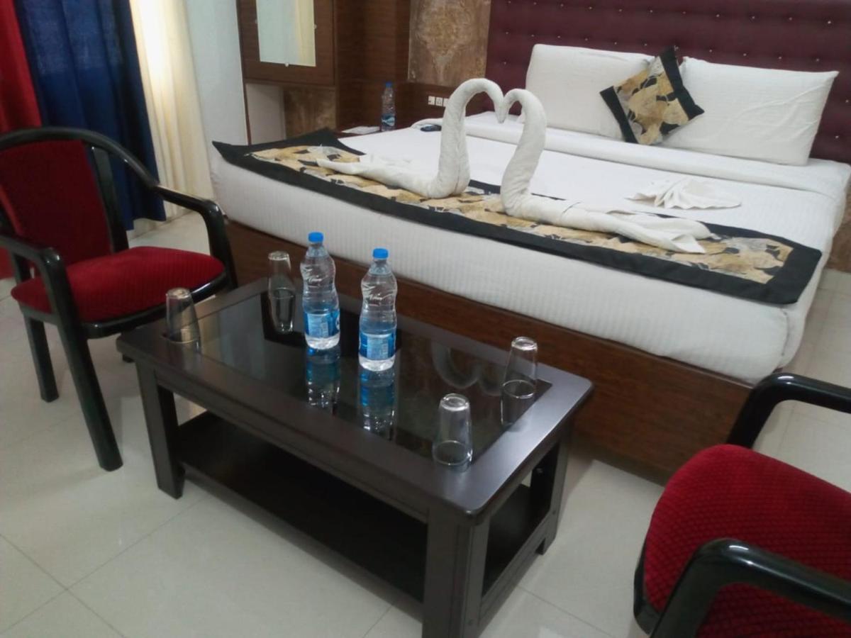Hotel Wisdom Celebration Motihari Kültér fotó