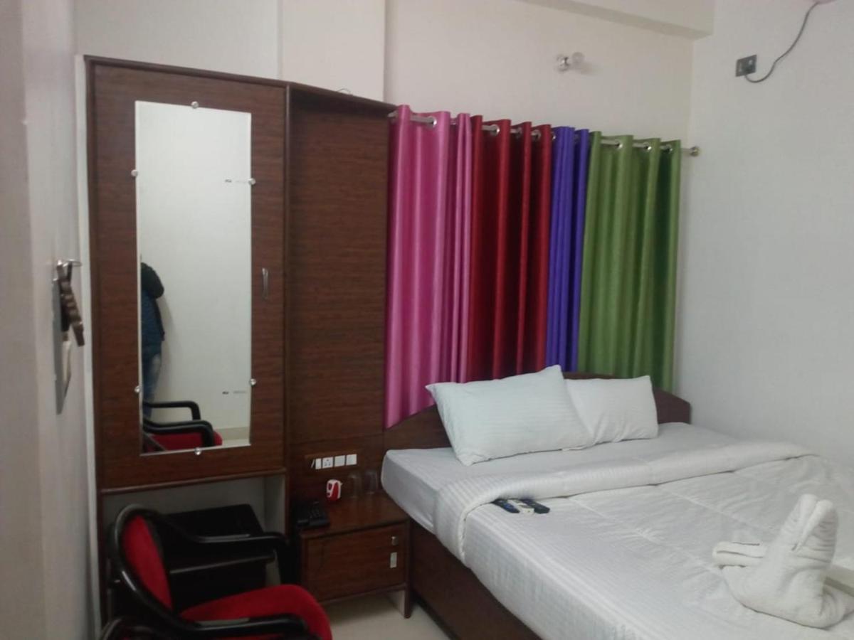 Hotel Wisdom Celebration Motihari Kültér fotó